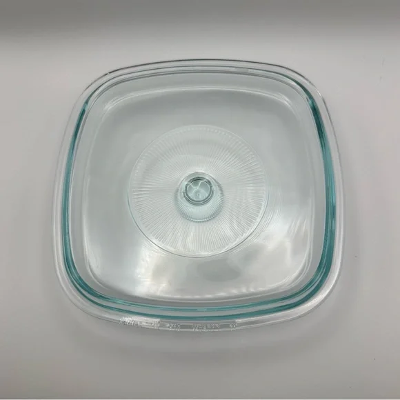 Vintage 1975 Corningware Baking Dish with Lid - Picture 6 of 12